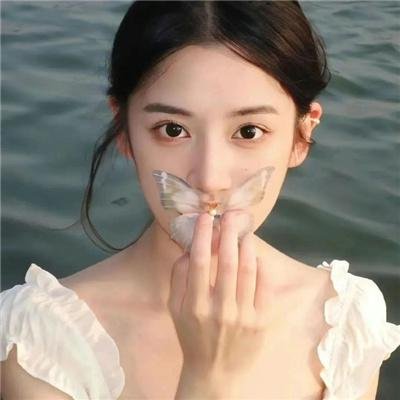 一个女王的少女时代封面